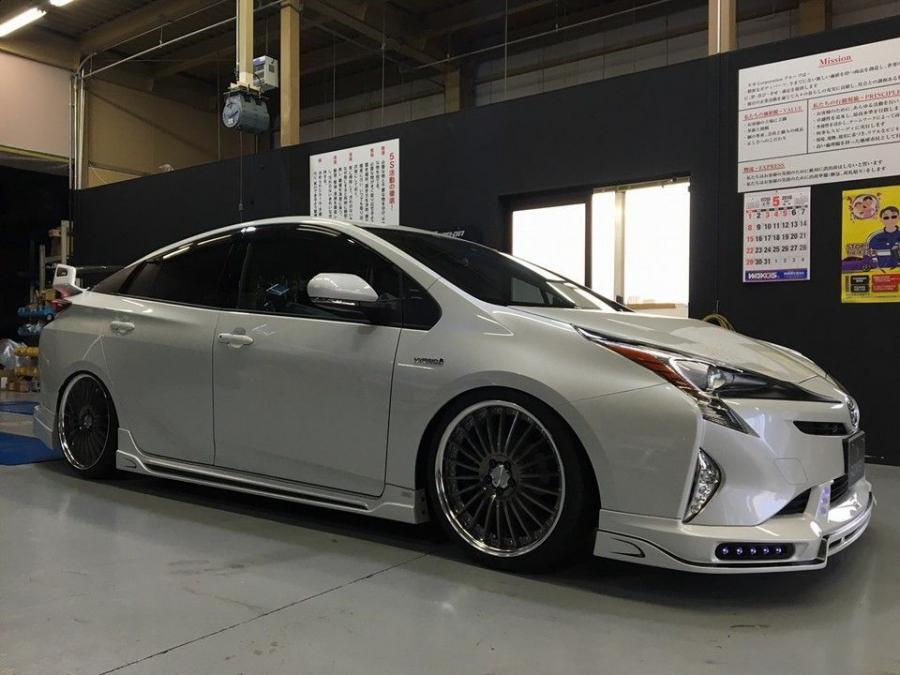  Toyota Prius by Rowen 2016 года  (фото 21 из 27)